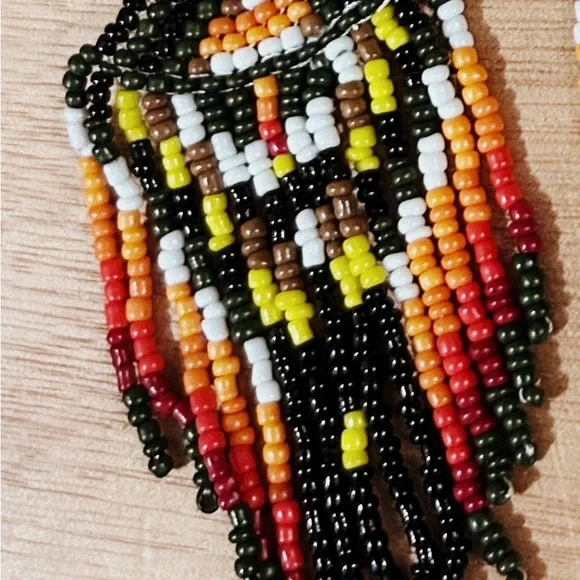 Colorful Native Beaded Earrings & Wallet Set - Picture 5 of 9